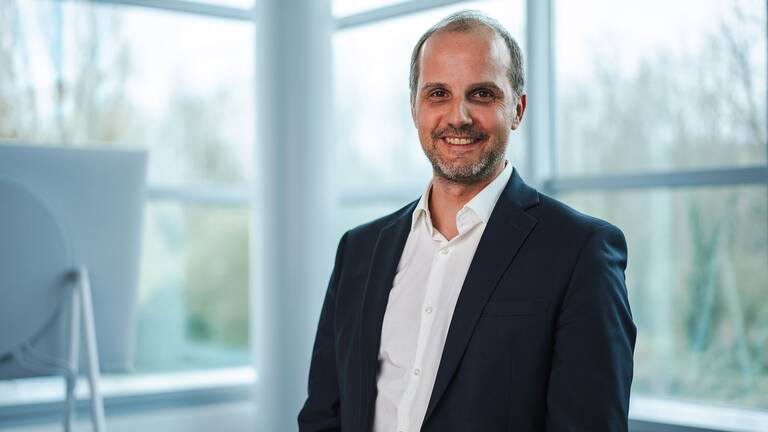 Portrait of Martin Grotthaus in an office